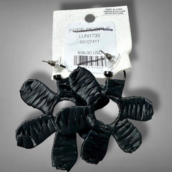 Free People Wendy Woven Flower Hoops Black NWT Bohemian Funky Raffia Earrings - Picture 8 of 9